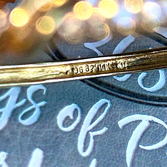 Vintage 14K Diamond Hinged Bangle Bracelet - Picture 7 of 8